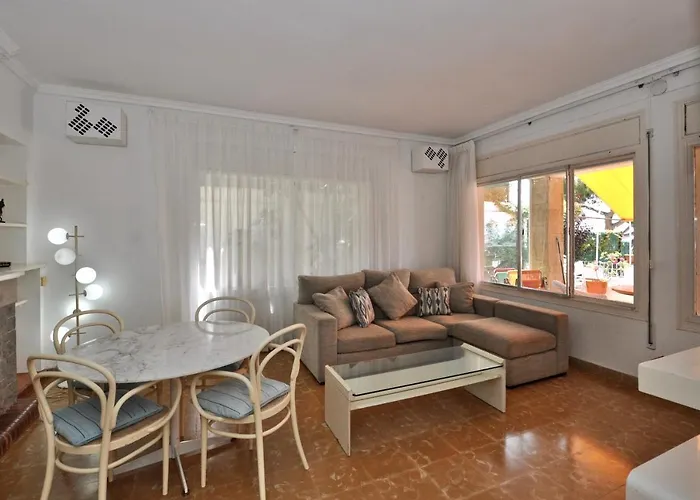 Cala Trons 펜션 료렛 드 마르